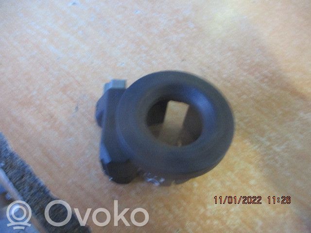 Užvedimo- blokavimo rėlė   412104F