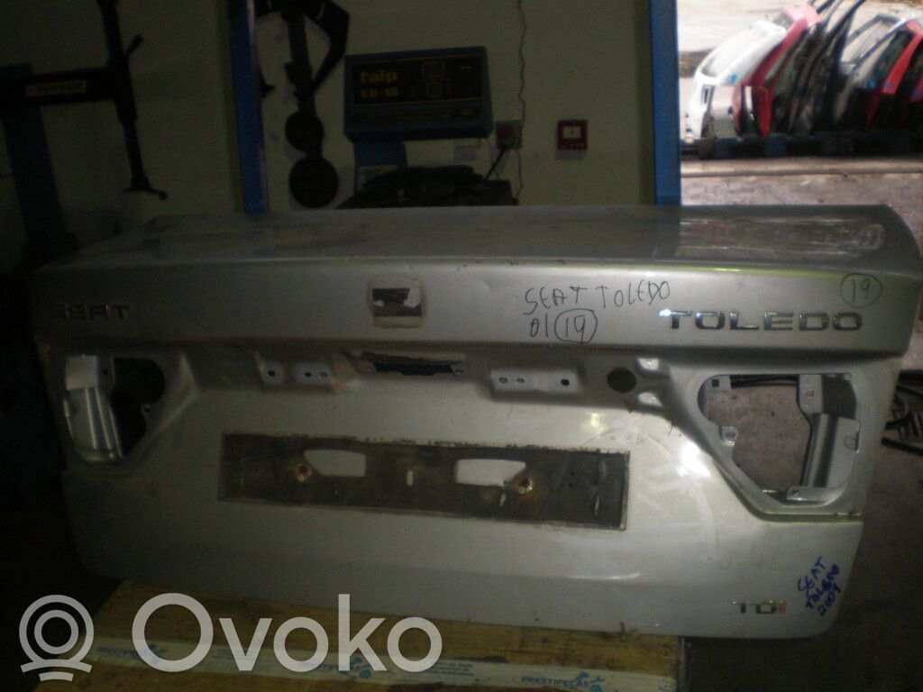 Seat Toledo II (1M) Takaluukun/tavaratilan kansi 