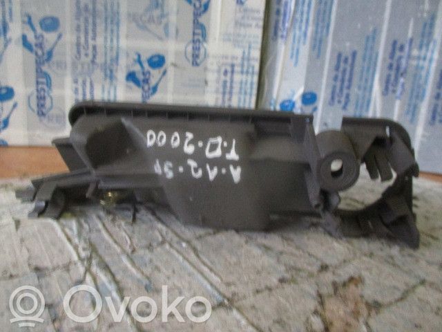 Manecilla interna puerta trasera   8Z0839020C