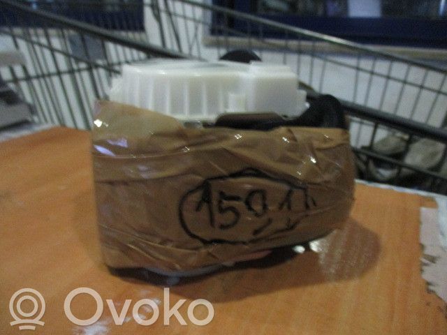 Etuistuimen turvavyö   340032672