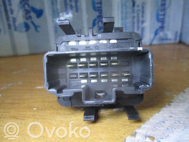Electric window control switch   549867