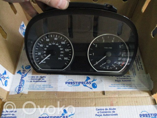 Geschwindigkeitsmesser Cockpit   696147401,102496221