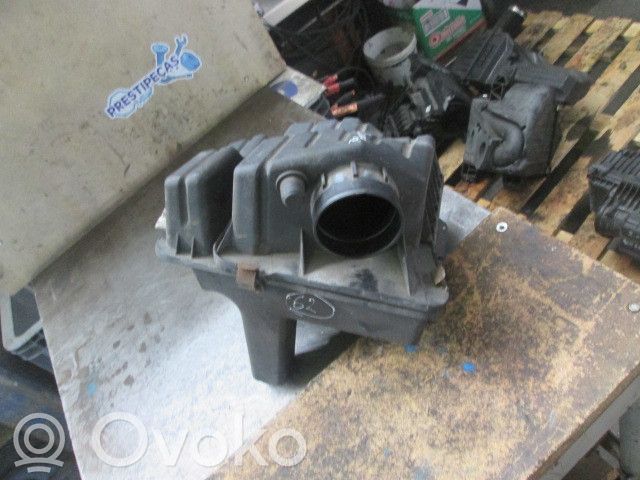 Air filter box   04861388AA