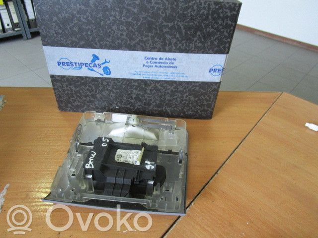 Headlining lighting console trim   577621DE,28013774