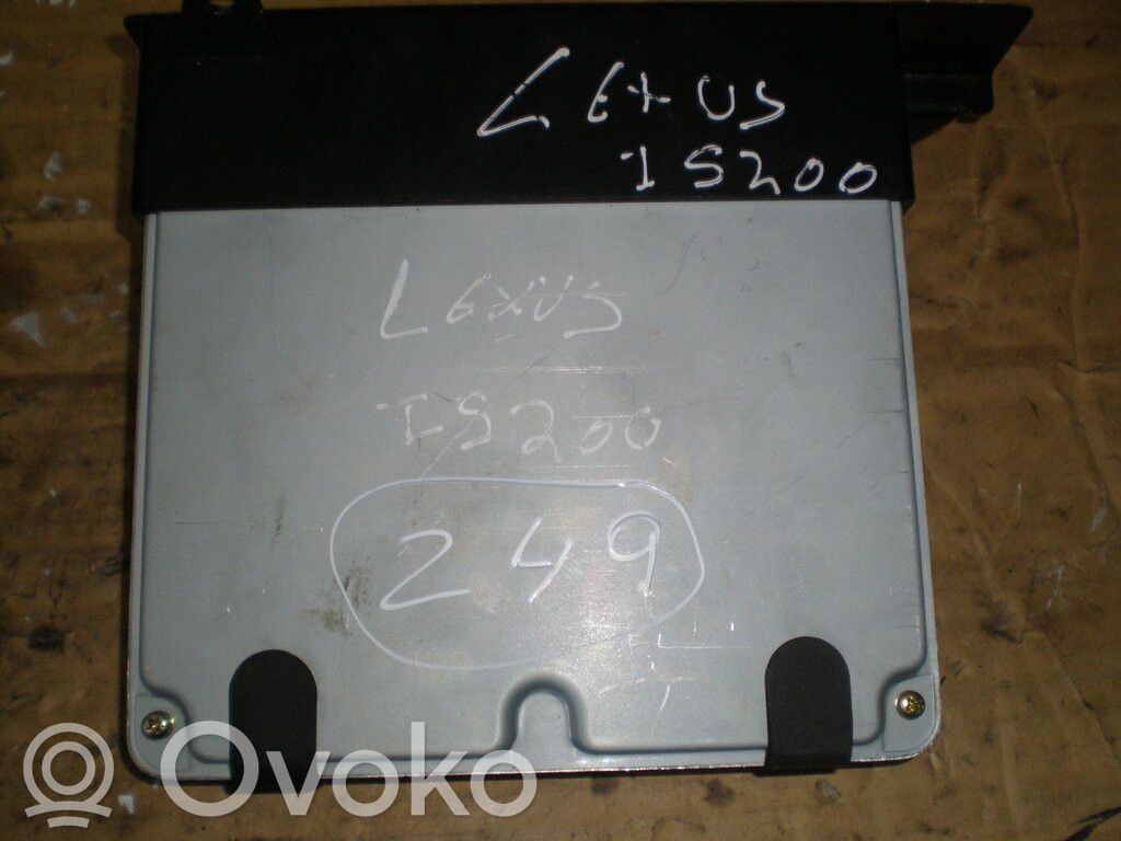 Lexus IS 200-300 Engine control unit/module 