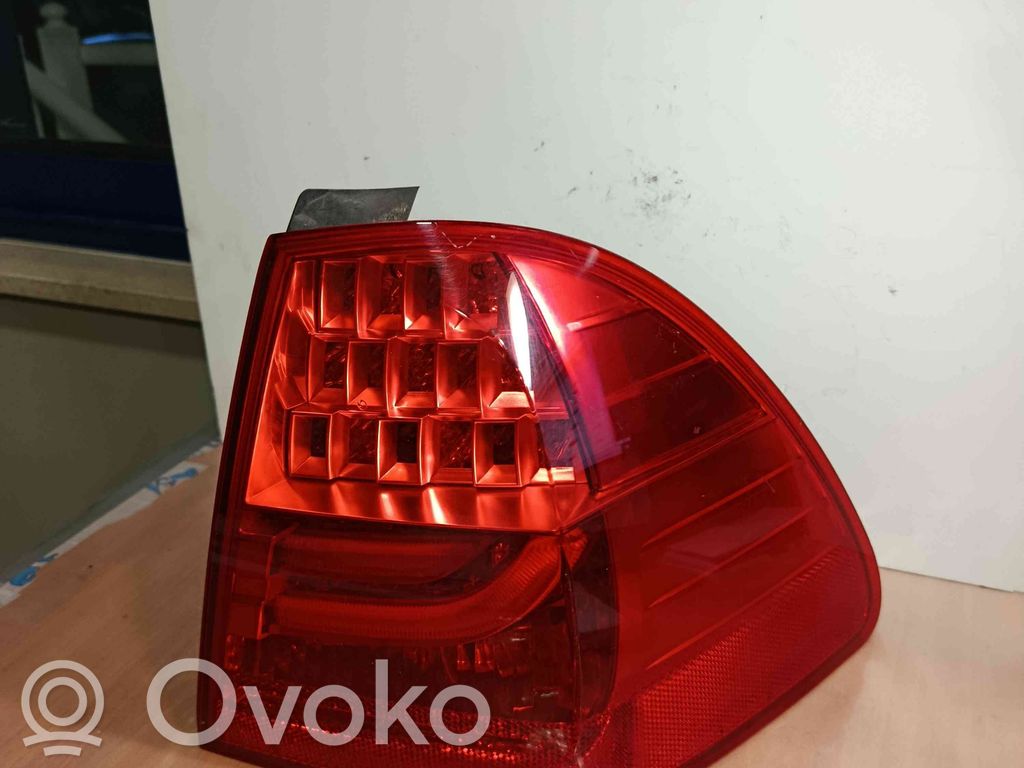 Rear/tail lights   7289432