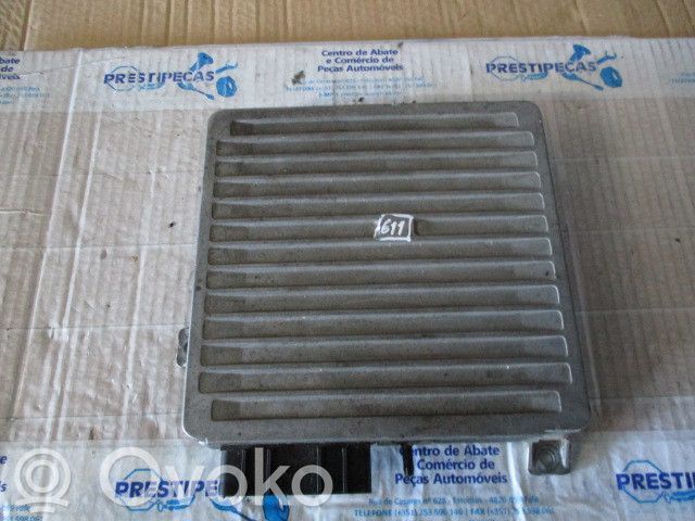 Unidad de control/módulo del motor   MKC101470