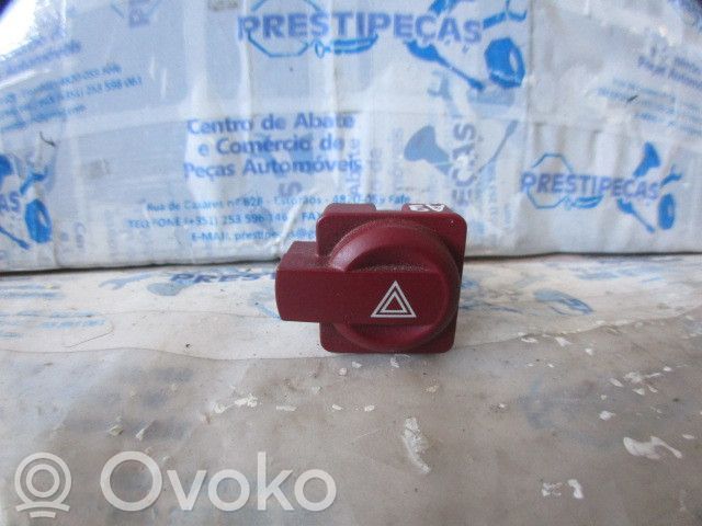 Botón interruptor de luz de peligro   96480877KA