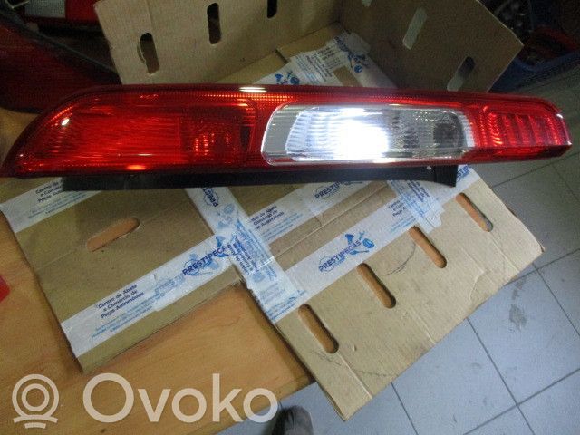 Tailgate rear/tail lights   4M5113405AF