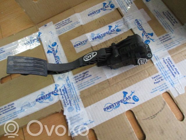 Akceleratoriaus pedalas   4M519F836BJ