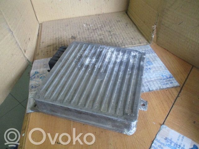 Unidad de control/módulo del motor   MKC101610