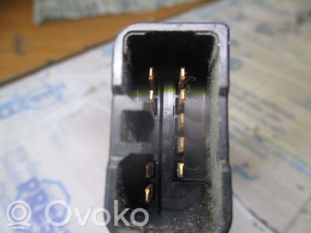 Schalter Warnblinkanlage   B25D664H0,4PISCAS