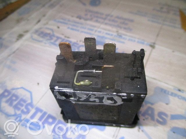 Windscreen/window heater switch   61311381174