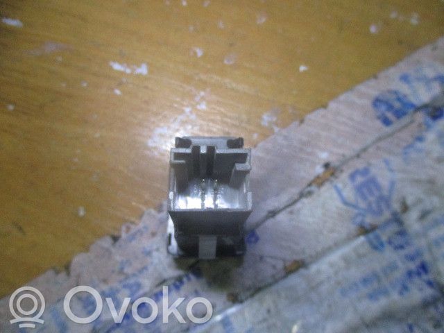 Rover 25 Air conditioning (A/C) switch 