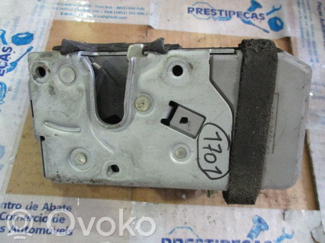 Front door lock   A24855185