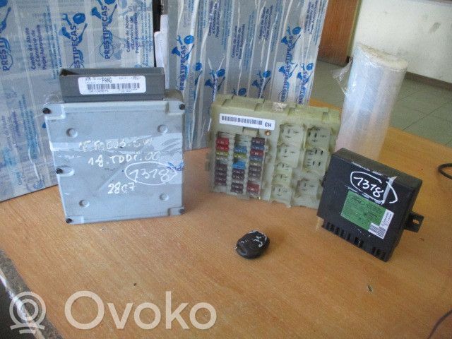 Moottorin ohjainlaite/moduuli   YS4F12A650PA,98AG15K600FD,98VP