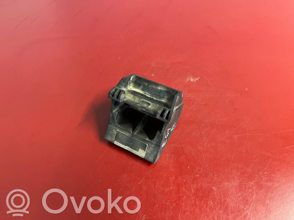 BMW 5 E60 E61 Fixation de radiateur 