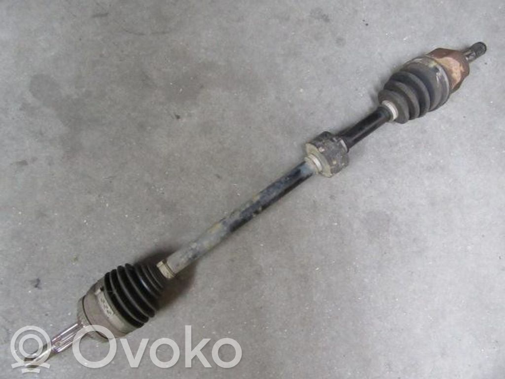 Nissan Almera N16 Priekinis pusašis 
