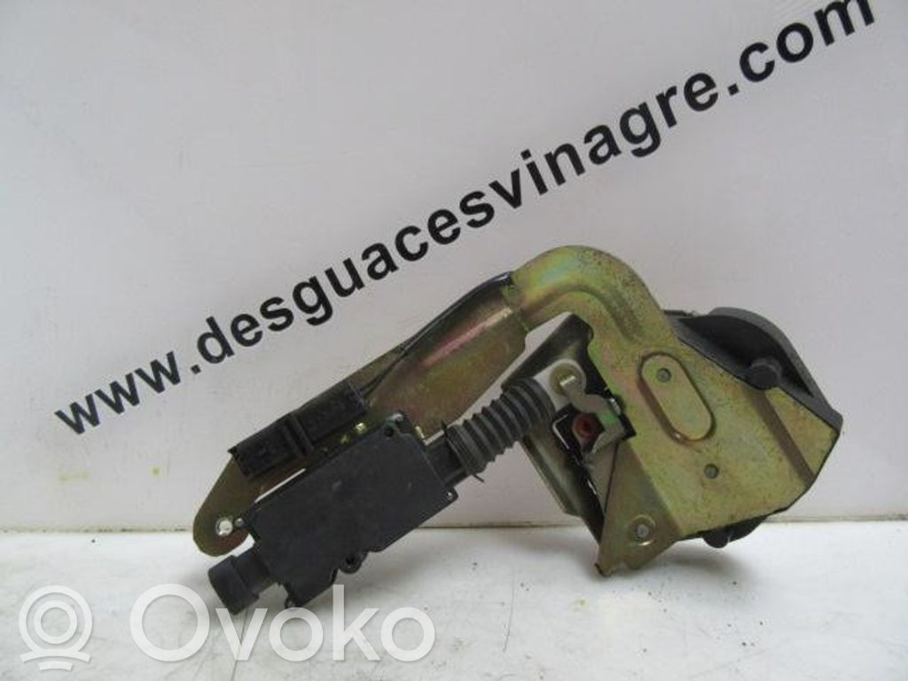 Cerradura de puerta trasera