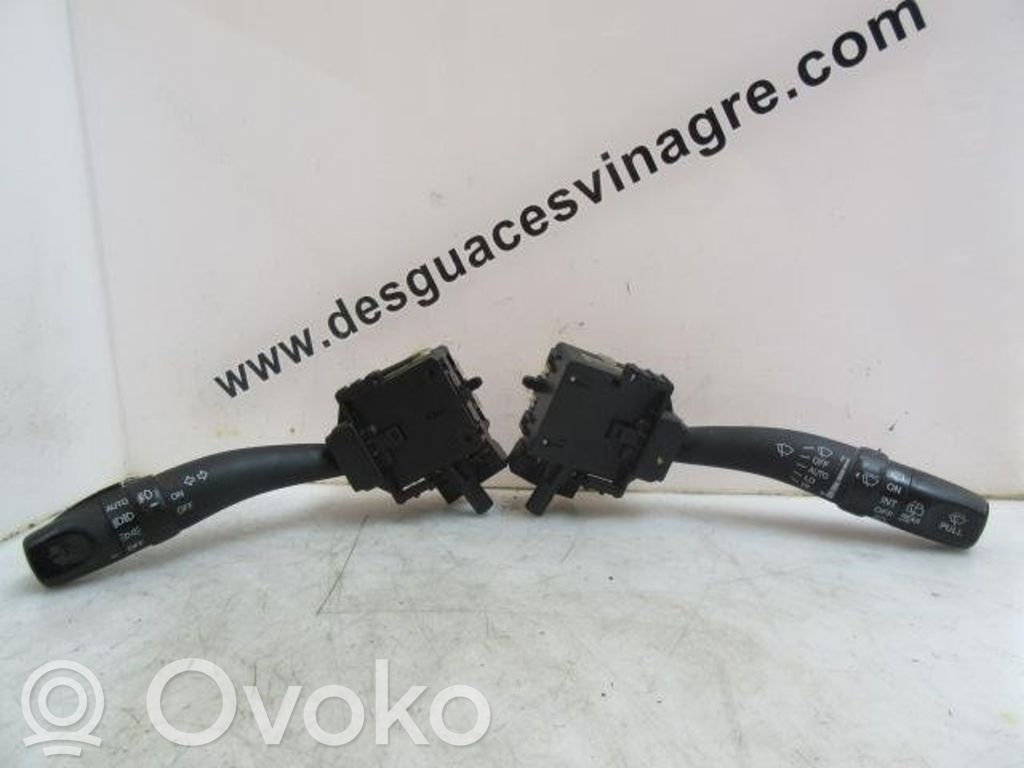 KIA Carens II Wiper control stalk 