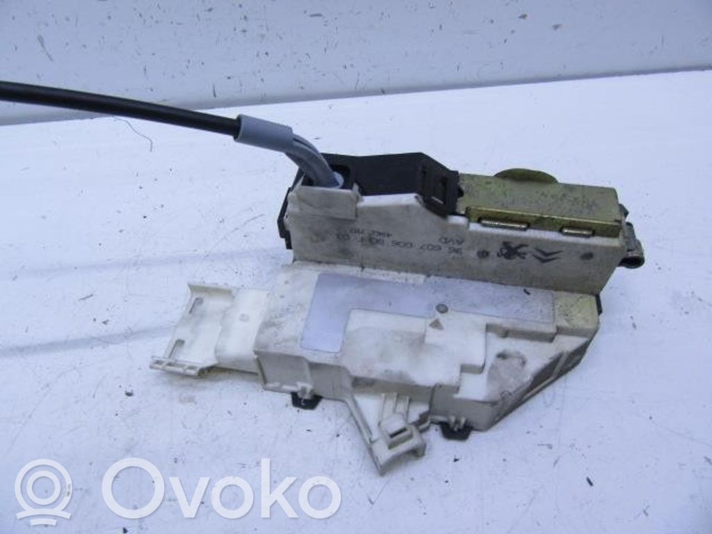 Citroen C4 I Zamek drzwi przednich 