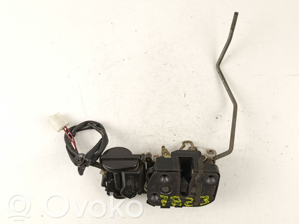 Priekšpusē slēdzene   CB0758310B