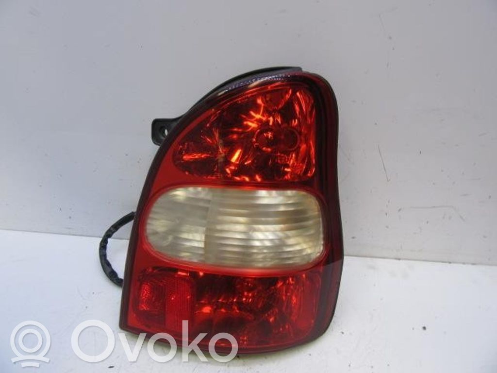 KIA Carnival Aizmugurējais lukturis virsbūvē 