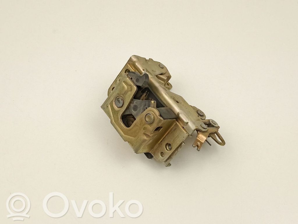 Opel Corsa A Aizmugurē slēdzene 