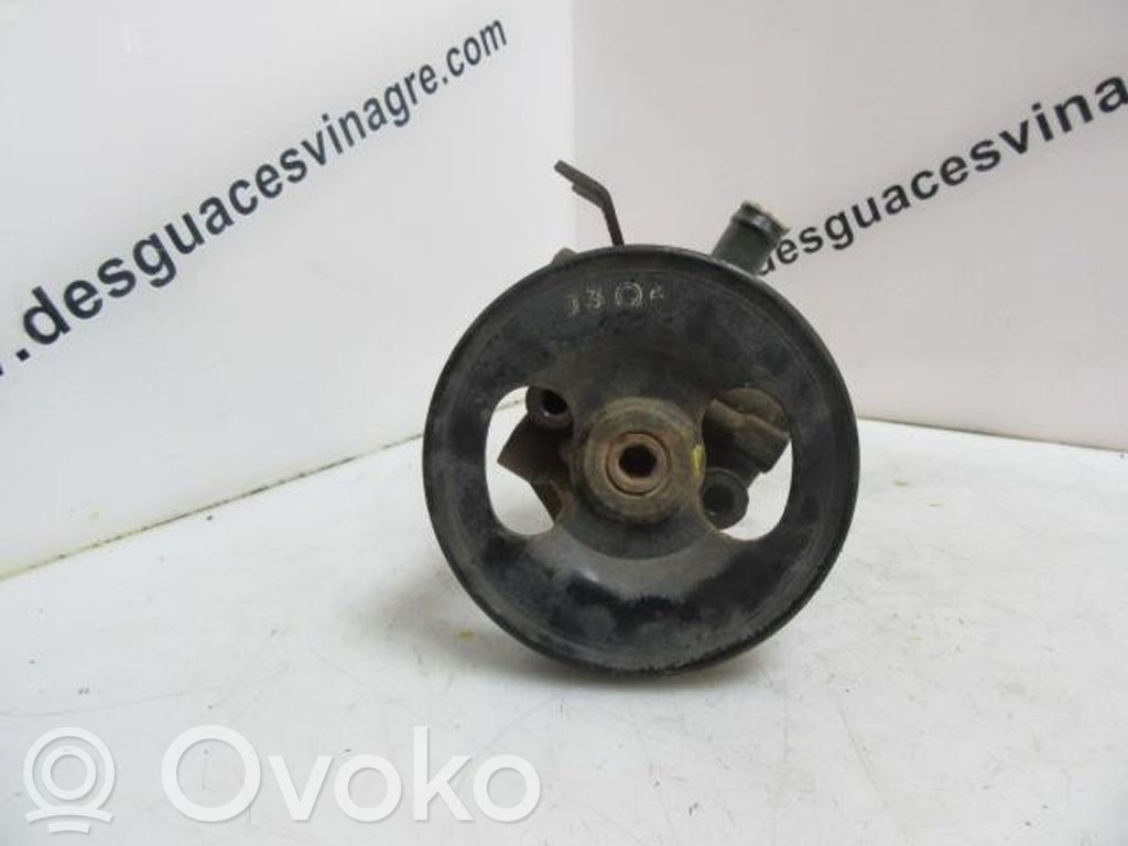 KIA Carnival Ohjaustehostimen pumppu 