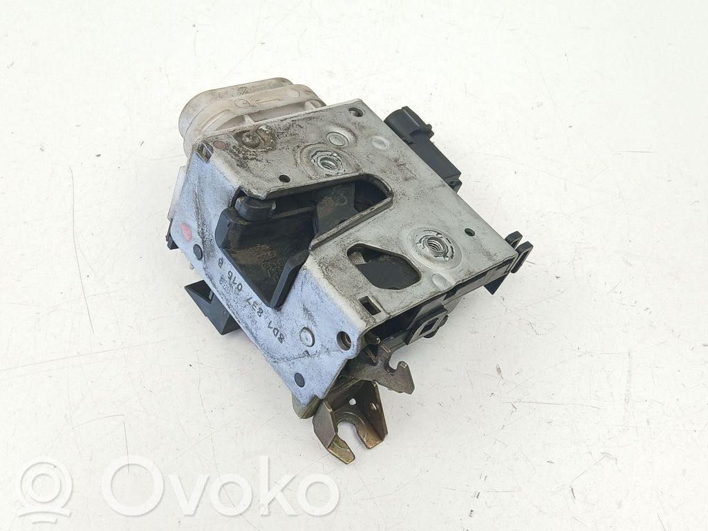 Audi A4 S4 B5 8D Etuoven lukko 