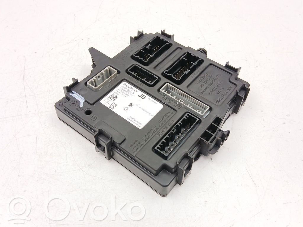 Renault Captur Fuse module 