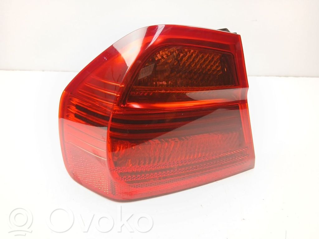 Rear/tail lights   6937457