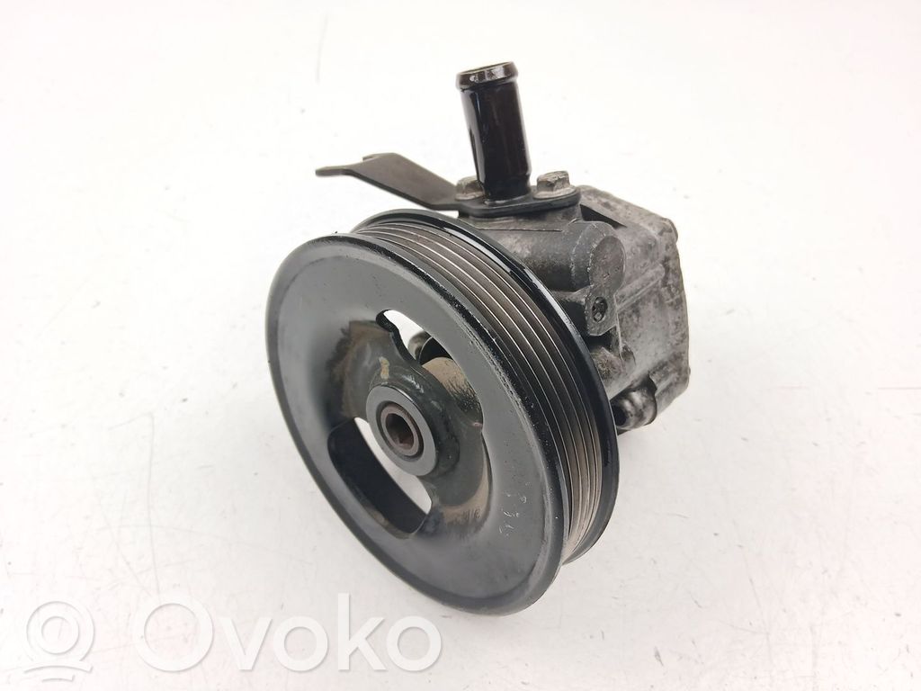 KIA Carnival Ohjaustehostimen pumppu 