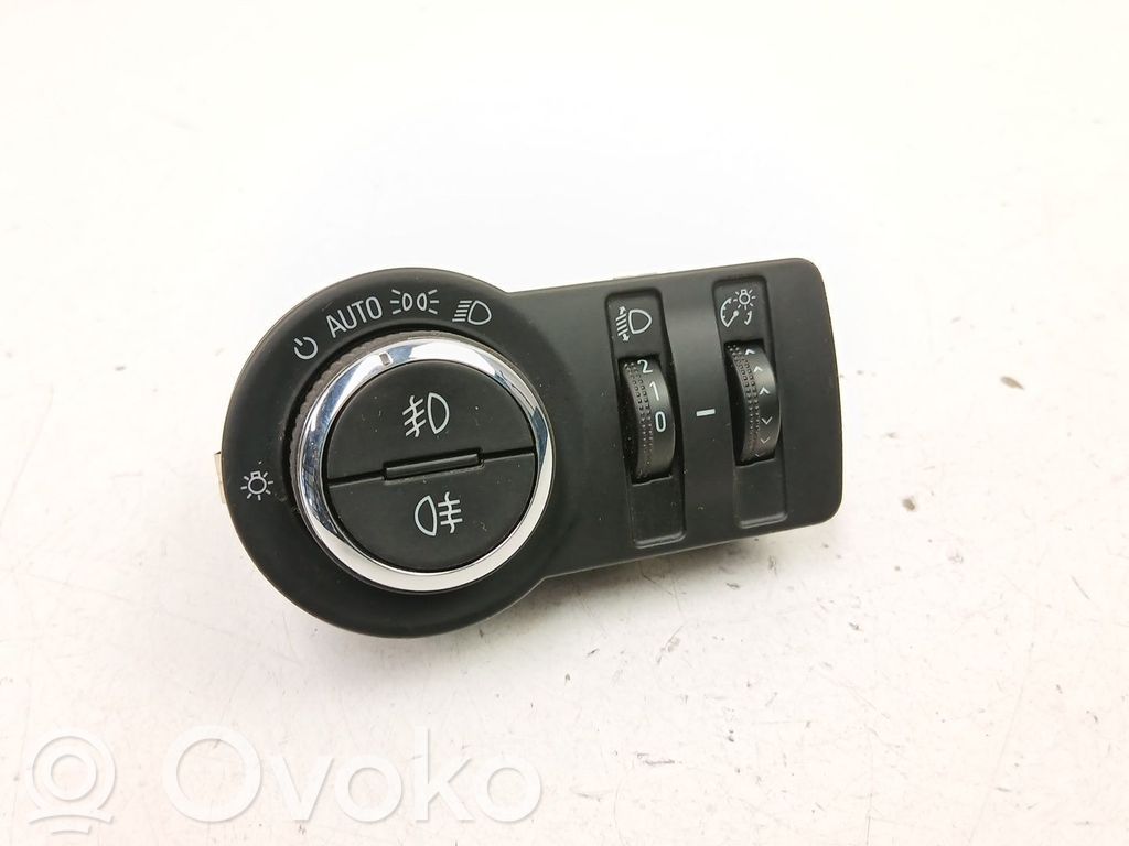 Opel Insignia A Interruptor de control del panel de luces 