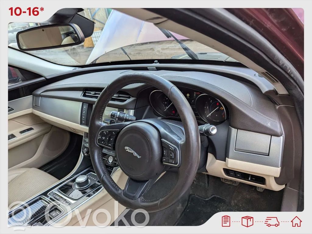 Jaguar XF Armaturenbrett Cockpit 
