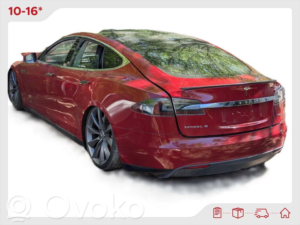 Rear quarter panel   5YJSPPMR