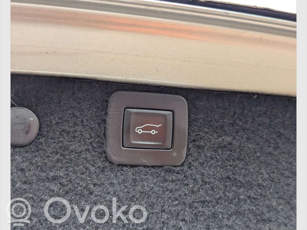Opel Insignia A Takaluukun avauskytkimen painike/kytkin 