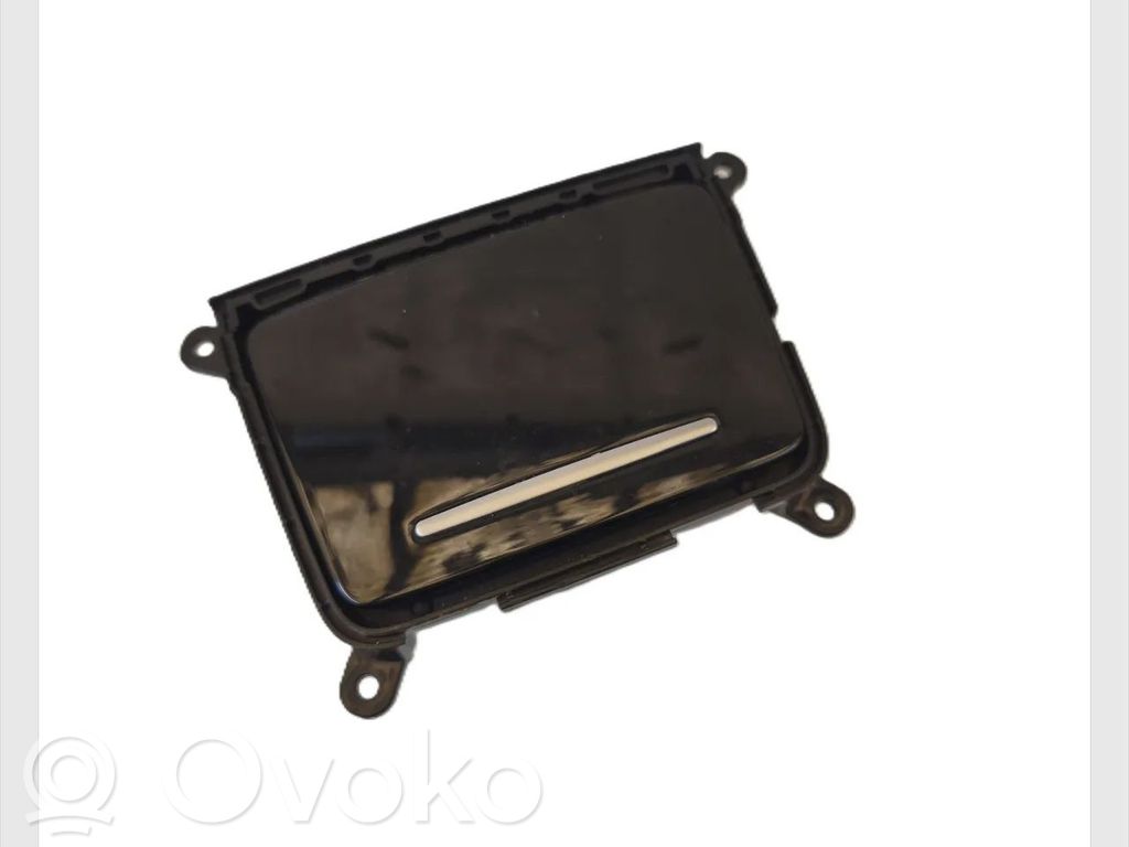 Audi A5 Aschenbecher vorne 