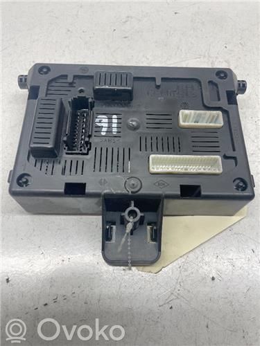 Renault Clio III Fuse module 