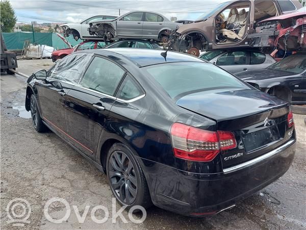 Priekinės durys   9002Y8