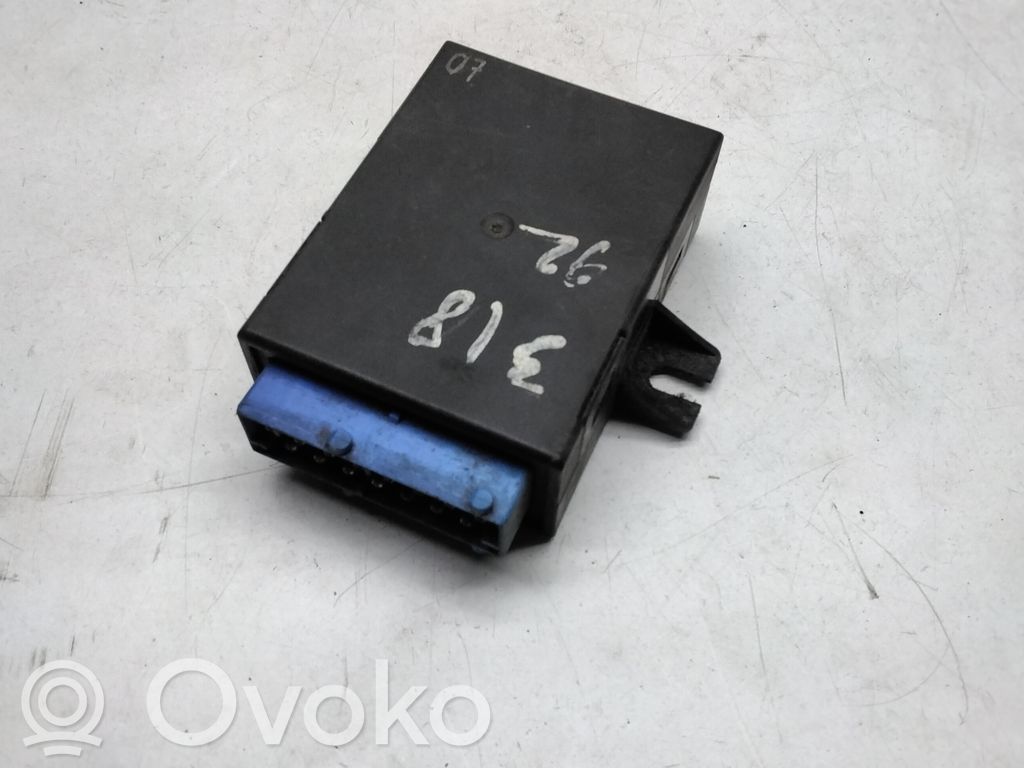 Window wiper relay   8357068
