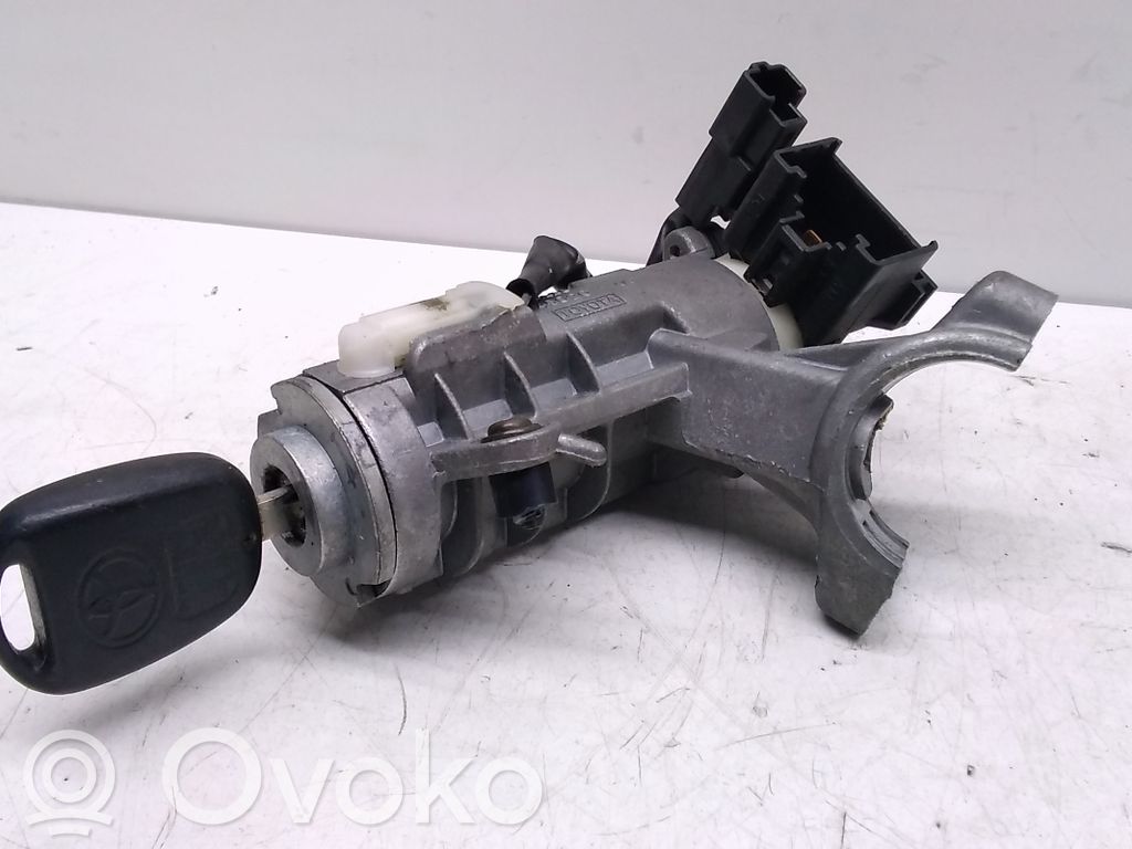 Toyota Avensis T220 Ignition lock 