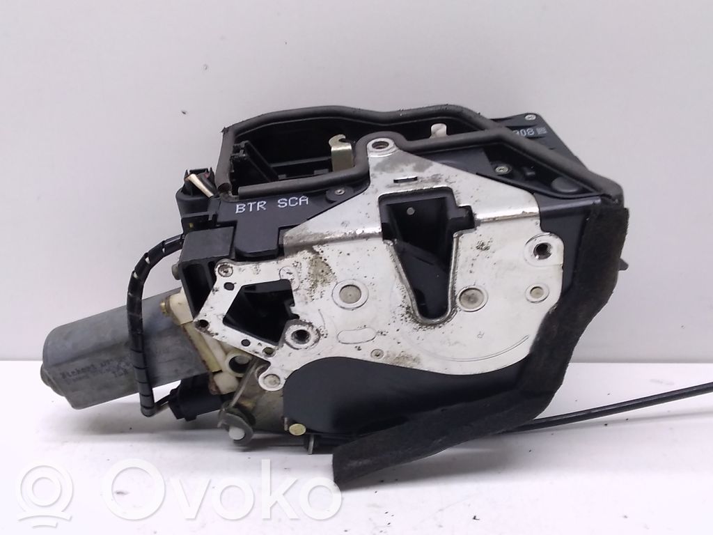 BMW 7 E65 E66 Priekinė durų spyna 