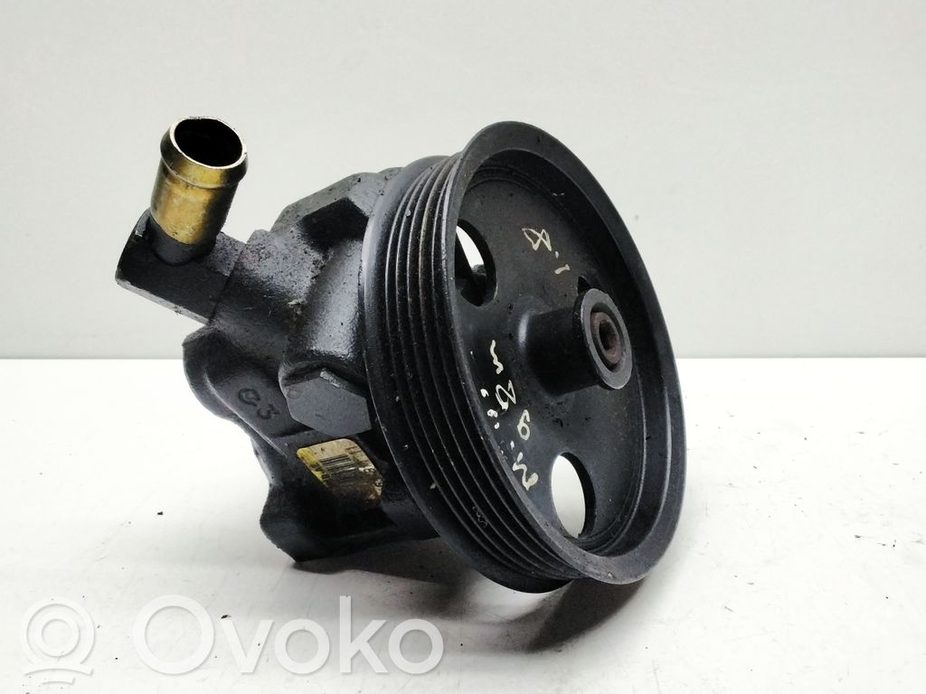 Ford Mondeo MK II Ohjaustehostimen pumppu 