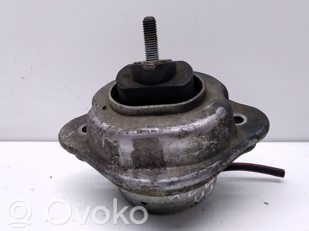 BMW X5 E53 Engine mount bracket 