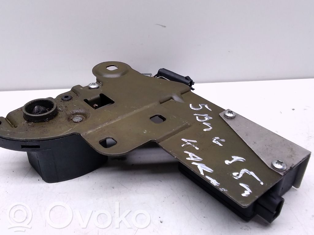 BMW 5 E34 Tailgate window lock/catch/latch 
