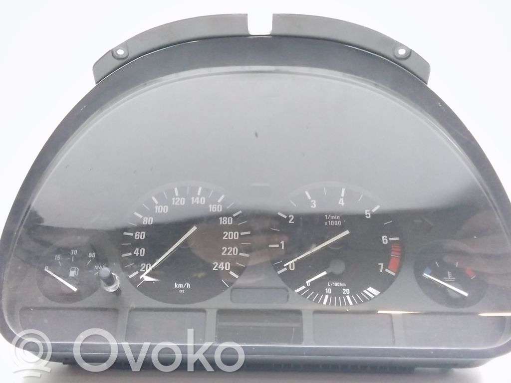 BMW 5 E39 Spidometrs (instrumentu panelī) 