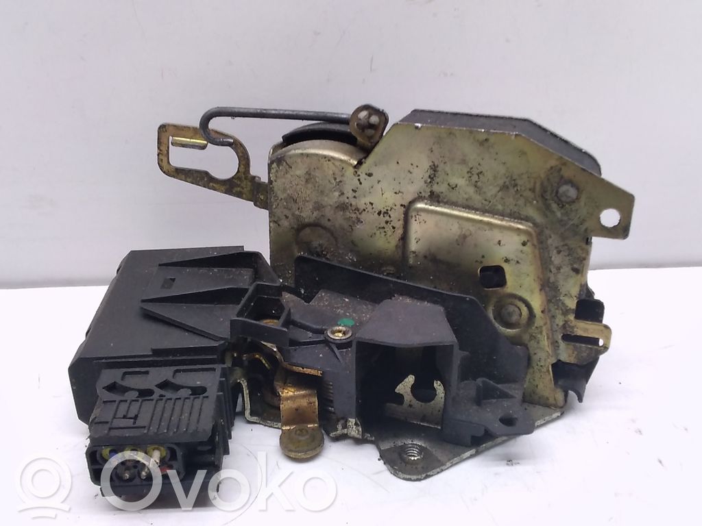 BMW 3 E36 Front door lock 