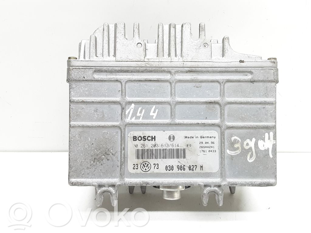 Volkswagen Golf III Engine control unit/module 