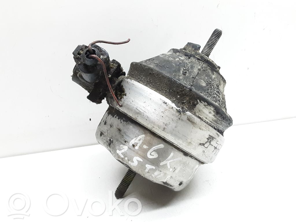 Audi A6 S6 C5 4B Engine mount bracket 